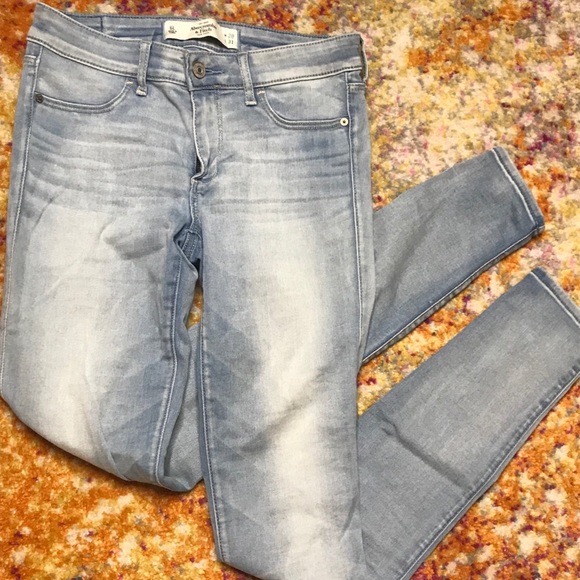 Abercrombie & Fitch Denim - Like New! Abercrombie and Fitch Jeans